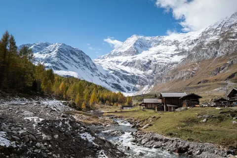 Swiss Alps 4K Wallpaper · mountains · 3840×2562