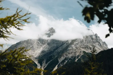Above the Clouds 4K Wallpaper · mountains · 3840×2560