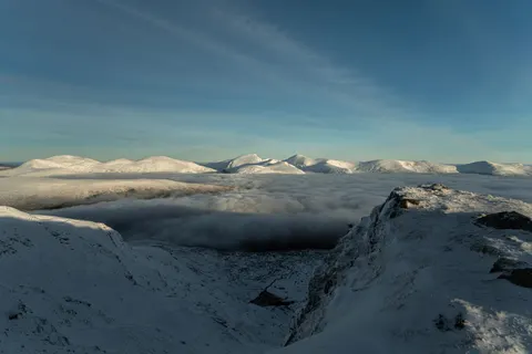Above the Clouds 4K Wallpaper · mountains · 3840×2561