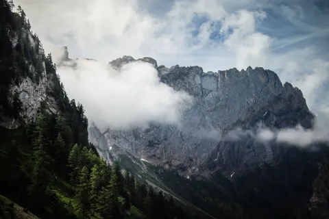 Above the Clouds 4K Wallpaper · mountains · 3840×2560