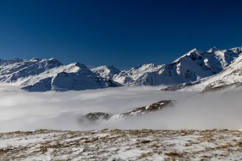 Above the Clouds 4K Wallpaper · mountains · 3840×2560