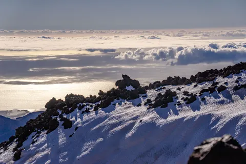 Above the Clouds 4K Wallpaper · mountains · 3840×2563