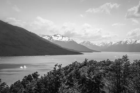 Patagonia 4K Wallpaper · mountains · 3840×2560