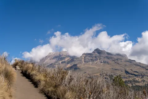 Mountain Trail 4K Wallpaper · mountains · 3840×2560