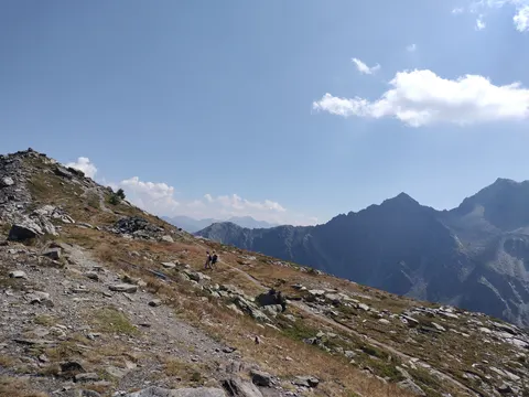 Mountain Trail 4K Wallpaper · mountains · 3840×2880