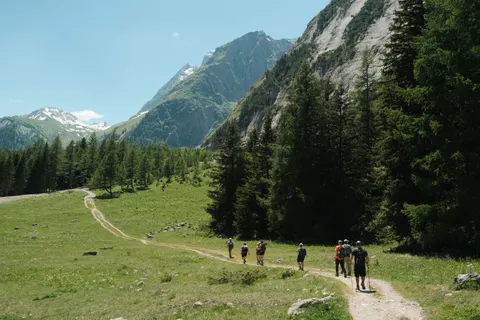 Mountain Trail 4K Wallpaper · mountains · 3840×2560