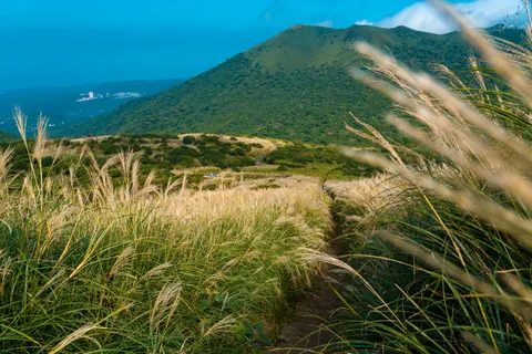 Mountain Trail 4K Wallpaper · mountains · 3840×2561
