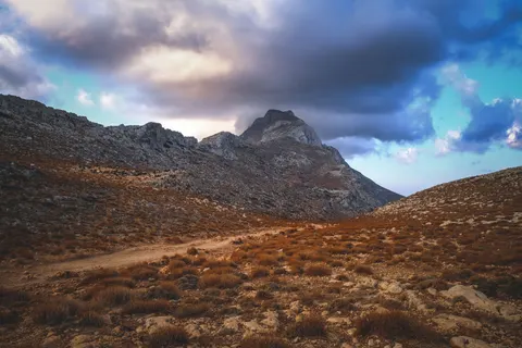 Mountain Trail 4K Wallpaper · mountains · 3840×2560