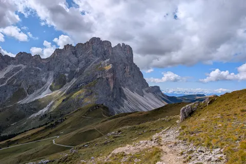 Mountain Trail 4K Wallpaper · mountains · 3840×2560