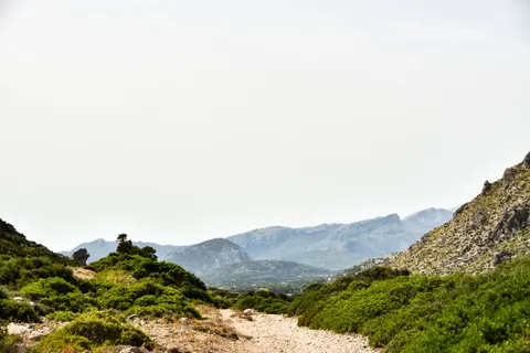 Mountain Trail 4K Wallpaper · mountains · 3840×2560