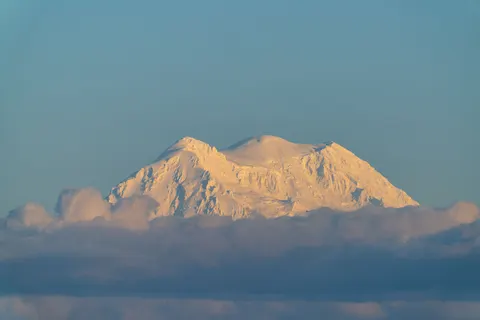 Golden Peak 4K Wallpaper · mountains · 3840×2560
