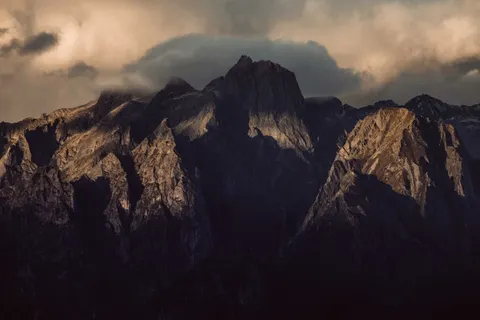 Golden Peak 4K Wallpaper · mountains · 3840×2560