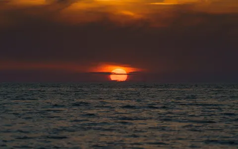 Ocean Sunset 4K Wallpaper · ocean · 3840×2400