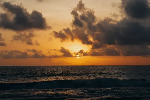 Ocean Sunset 4K Wallpaper · ocean · 3840×2560