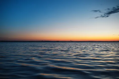 Ocean Sunset 4K Wallpaper · ocean · 3840×2563