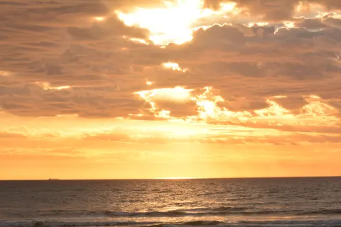 Ocean Sunset 4K Wallpaper · ocean · 3840×2560