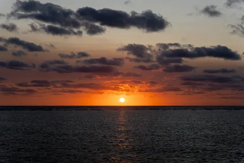 Ocean Sunset 4K Wallpaper · ocean · 3840×2560