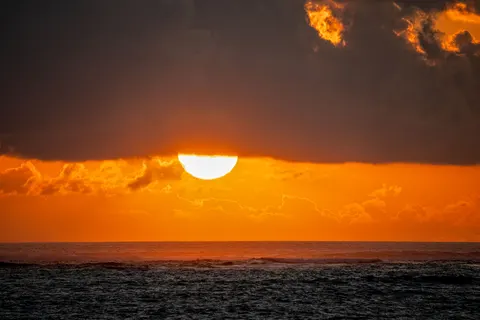 Ocean Sunset 4K Wallpaper · ocean · 3840×2560