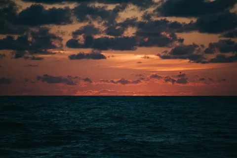 Ocean Sunset 4K Wallpaper · ocean · 3840×2560