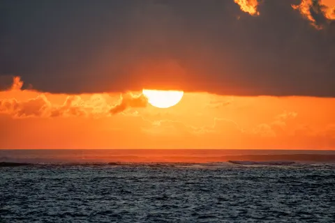 Ocean Sunset 4K Wallpaper · ocean · 3840×2560