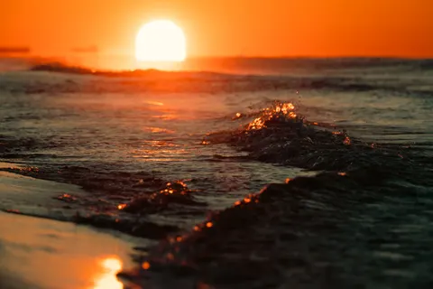 Ocean Sunset 4K Wallpaper · ocean · 3840×2563