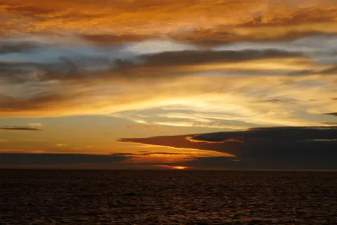 Ocean Sunset 4K Wallpaper · ocean · 3840×2560