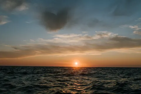Ocean Sunset 4K Wallpaper · ocean · 3840×2560