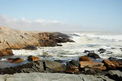 Rocky Shore 4K Wallpaper · ocean · 3840×2560