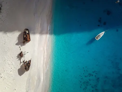Beach from Above 4K Wallpaper · ocean · 3840×2880