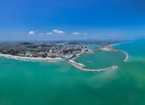 Beach from Above 4K Wallpaper · ocean · 3840×2783