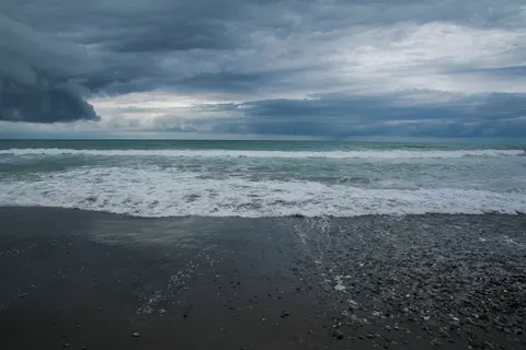 Stormy Sea 4K Wallpaper · ocean · 3840×2563