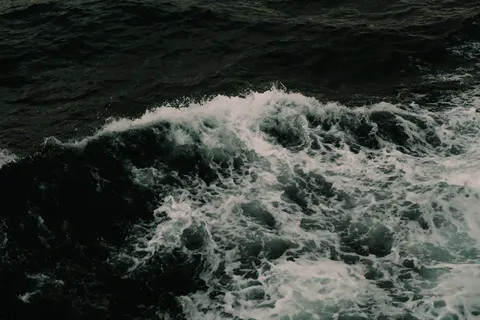 Stormy Sea 4K Wallpaper · ocean · 3840×2560