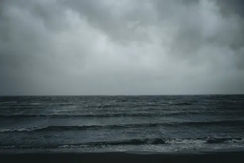 Stormy Sea 4K Wallpaper · ocean · 3840×2561