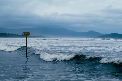 Stormy Sea 4K Wallpaper · ocean · 3840×2560