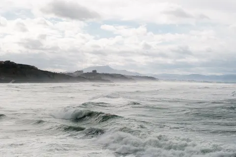 Stormy Sea 4K Wallpaper · ocean · 3840×2560