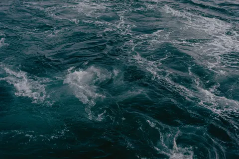 Stormy Sea 4K Wallpaper · ocean · 3840×2563