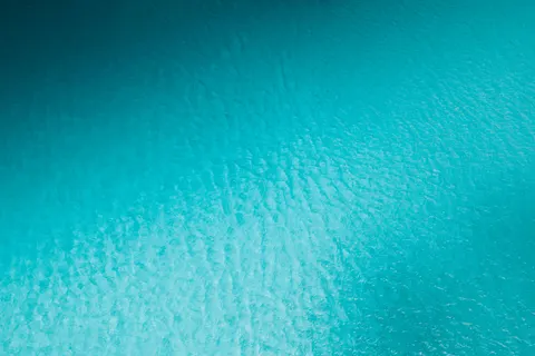 Clear Lagoon 4K Wallpaper · ocean · 3840×2558