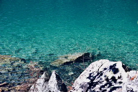 Clear Lagoon 4K Wallpaper · ocean · 3840×2560