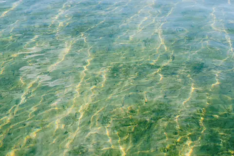 Clear Lagoon 4K Wallpaper · ocean · 3840×2560