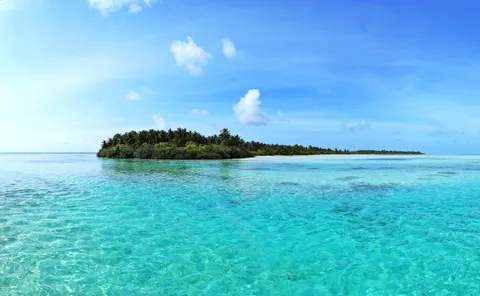 Clear Lagoon 4K Wallpaper · ocean · 3840×2367