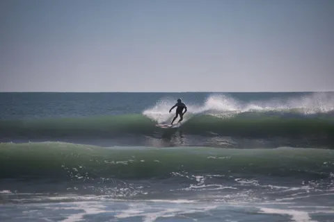 Surf Wave 4K Wallpaper · ocean · 3840×2560