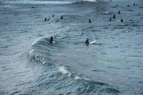 Surf Wave 4K Wallpaper · ocean · 3840×2552