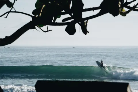 Surf Wave 4K Wallpaper · ocean · 3840×2560
