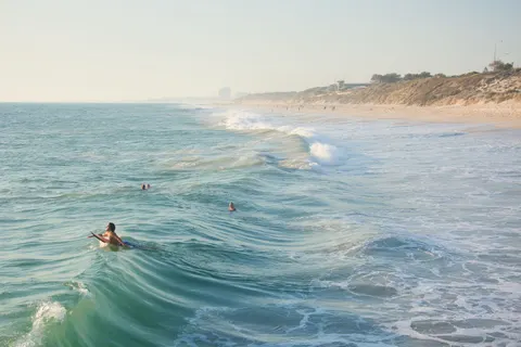 Surf Wave 4K Wallpaper · ocean · 3840×2560