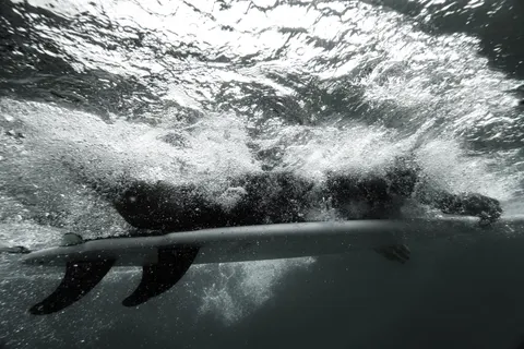 Surf Wave 4K Wallpaper · ocean · 3840×2560