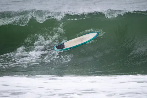 Surf Wave 4K Wallpaper · ocean · 3840×2560