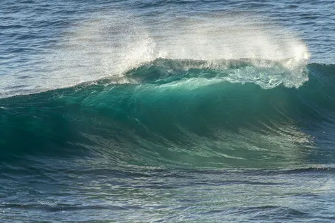 Surf Wave 4K Wallpaper · ocean · 3840×2560