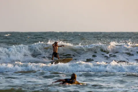 Surf Wave 4K Wallpaper · ocean · 3840×2560