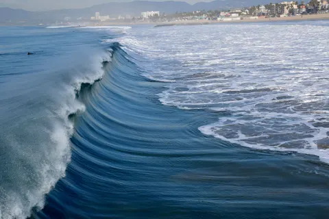 Surf Wave 4K Wallpaper · ocean · 3840×2560