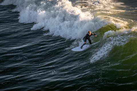 Surf Wave 4K Wallpaper · ocean · 3840×2560
